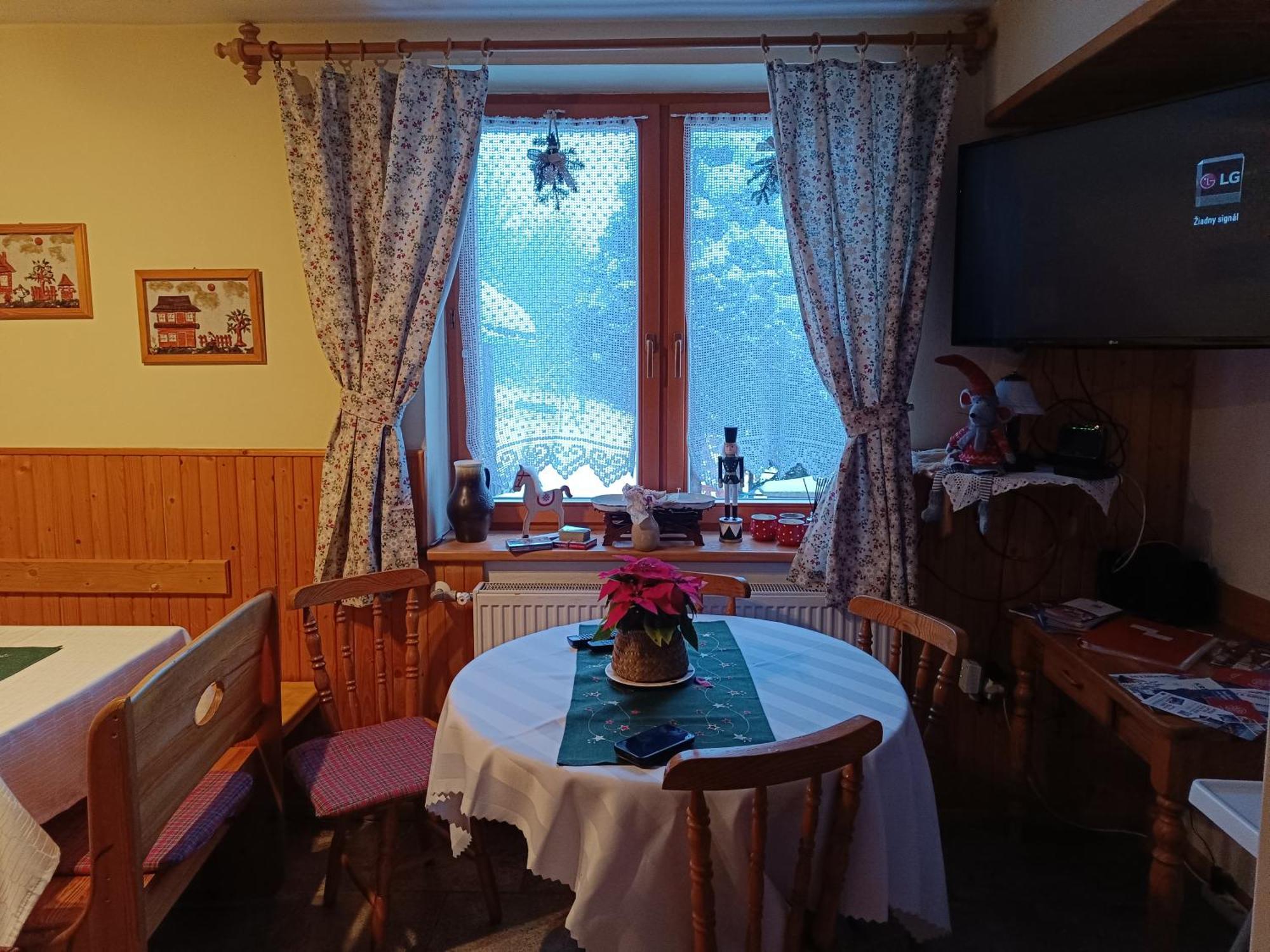 Privat Majo Hotell Liptovský Mikuláš Rum bild